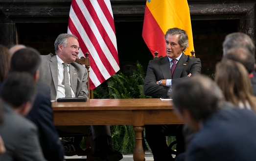 En la imagen: co-presidentes del Foro España - Estados Unidos durante la rueda de prensa del último Foro que tuvo lugar el año pasado en la ciudad estadounidense de Williamsburg (VA).