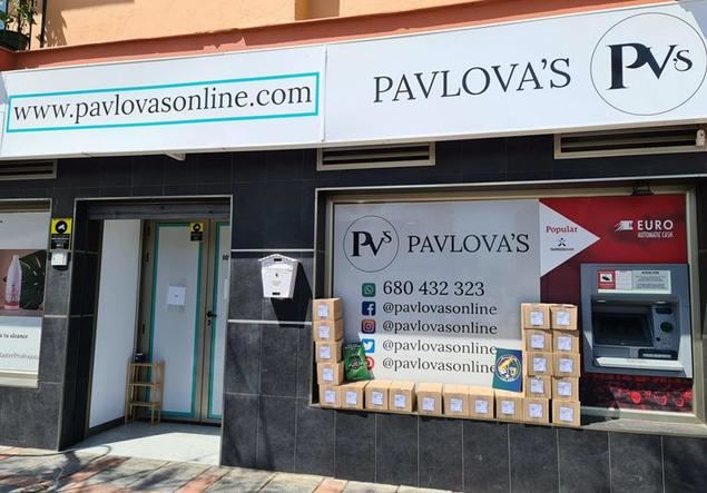 Pavlova's dona 5.472 geles hidroalcohólicos Medi Skin a personal de primera línea en la Costa del Sol