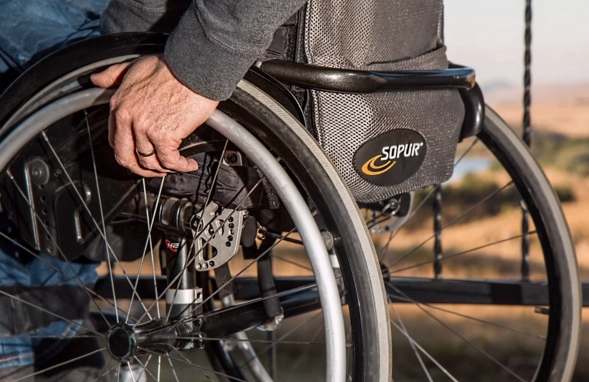 Todo lo que hay que saber a la hora de comprar una silla de ruedas manual