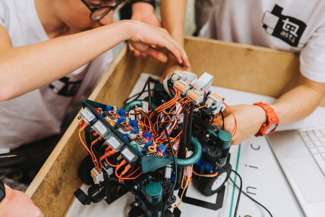 ASTI Robotics Challenge, el torneo de robótica educativa más importante de España, celebra la semifinal en Madrid de la mano de UDIT